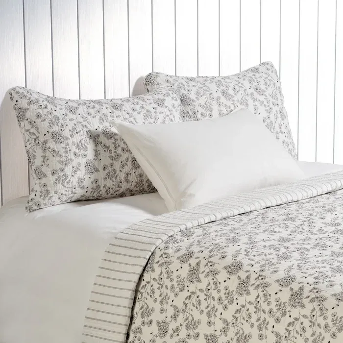 Countryside Chocolate Floral Quilt – 100% cotton, floral pattern on ivory background, shown flat