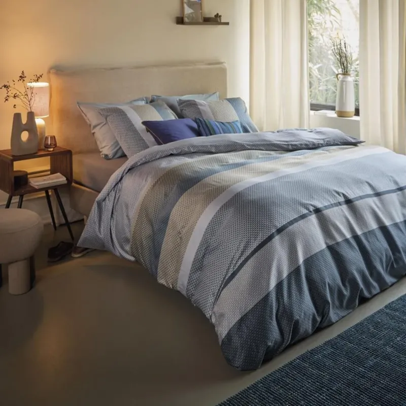 Bettwäsche Mako Satin Marthe Blau mit Streifenmuster 135 x 200 cm